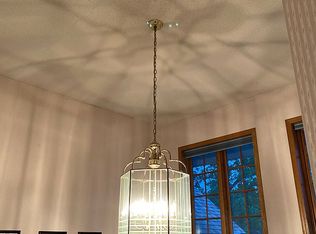 1316 Wagonwheel Ct, White Bear Township, MN 55110