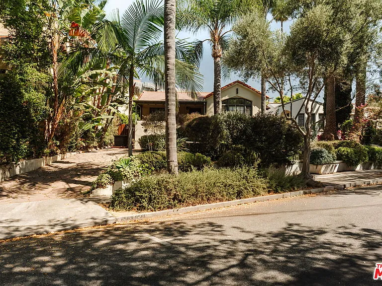 8561 Rugby Dr — Photo 19