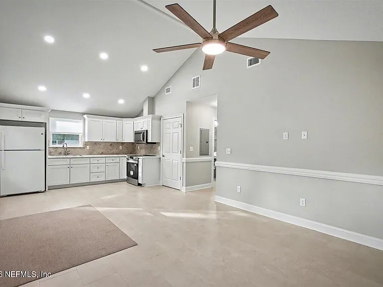 2210 Shepard St — Photo 12