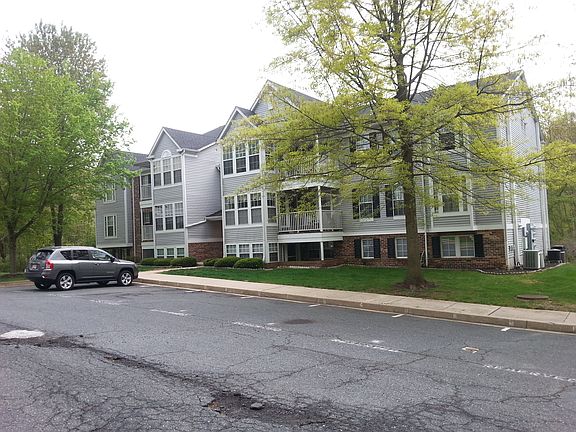 2nd image of 1004 Markham Ct Unit 14