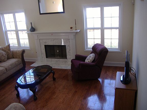 4th image of 1712 Clayhill Ct SW