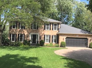 980 Waverly Rd, Glen Ellyn, IL 60137