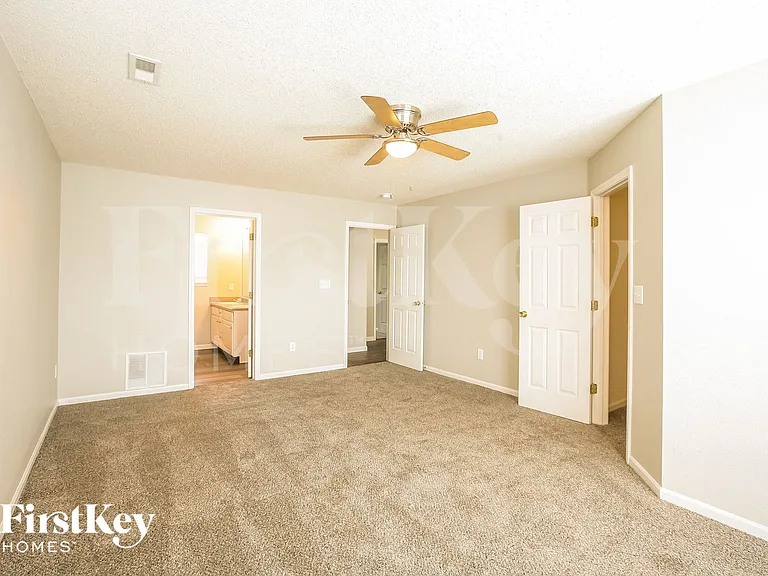 15392 Wandering Way — Photo 9