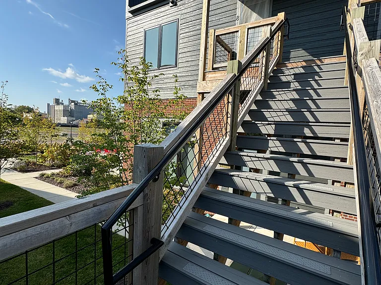 220 King St SE #8 — Photo 4