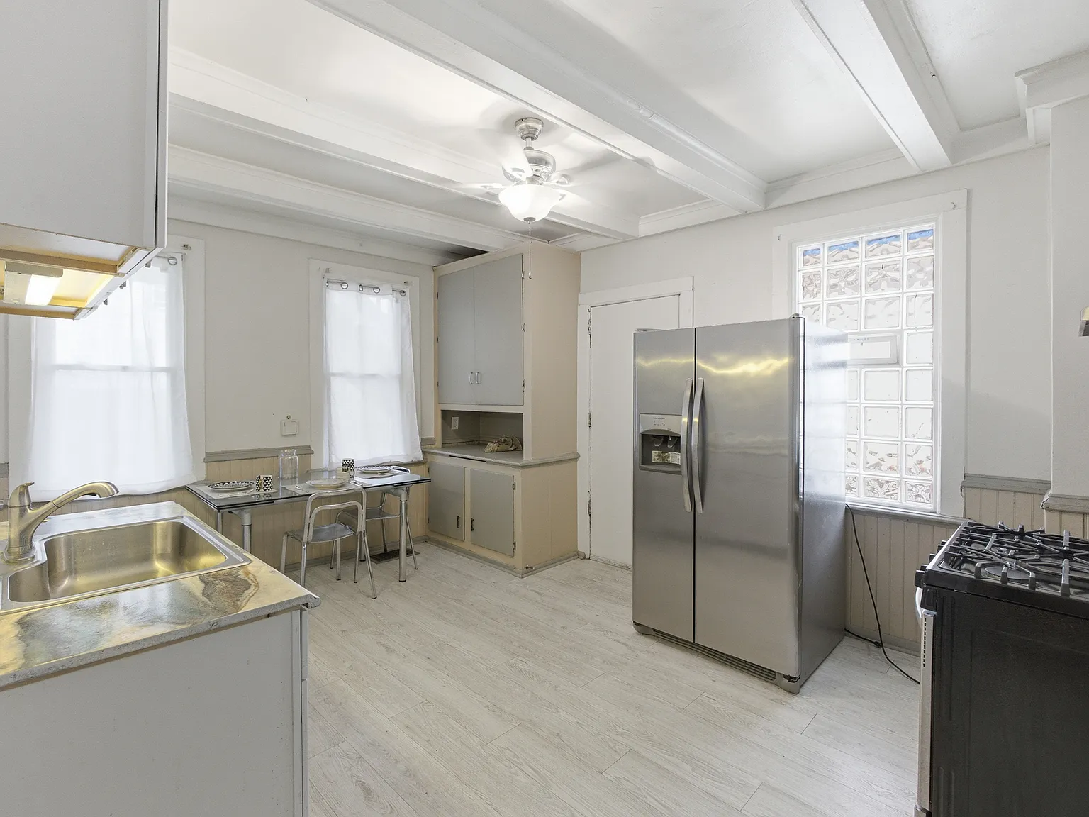 3 bed, 949 sqft, $1,495 — Photo 3