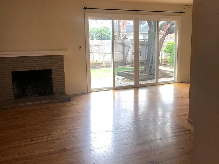 2644 7th Ave — Photo 5