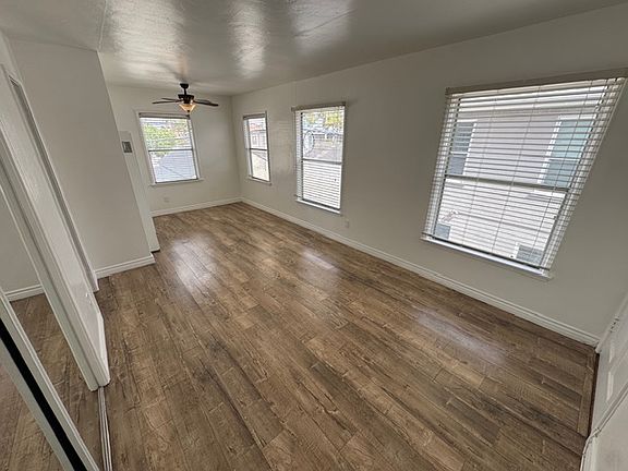 2nd image of 5279 E The Toledo APT 8