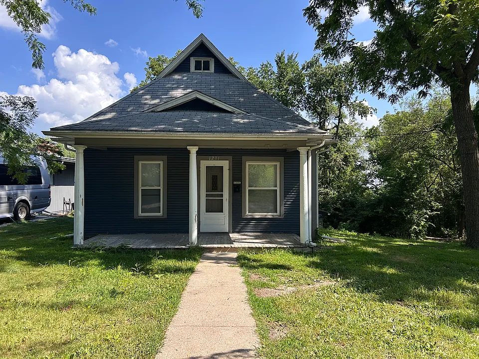 1231 Davis Ave