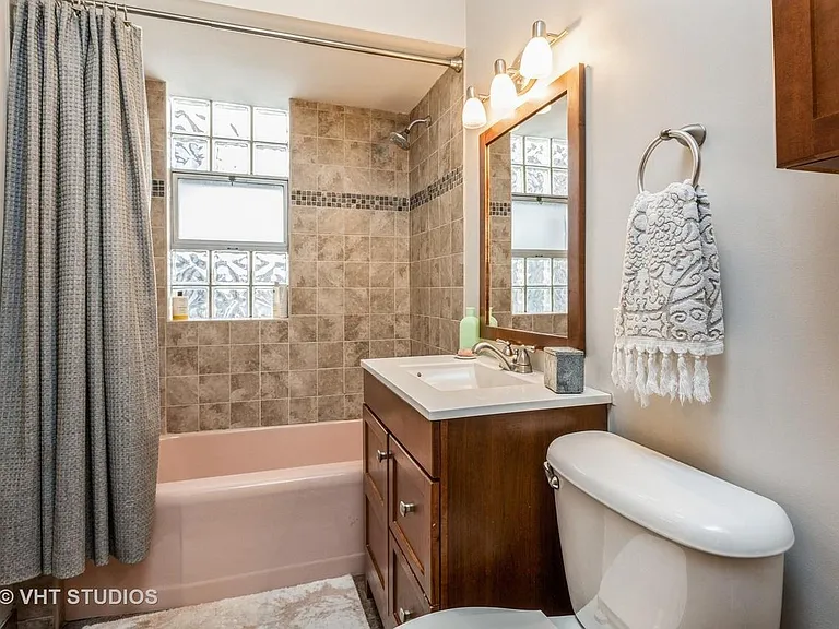 3745 N Oakley Ave #2 — Photo 3