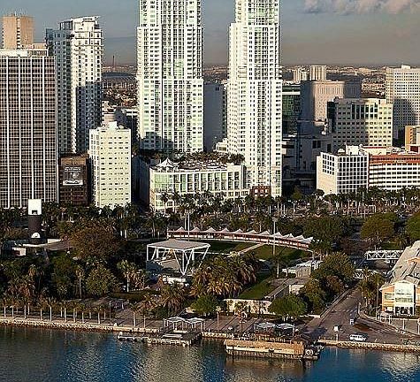 2nd image of 244 Biscayne Blvd APT 438