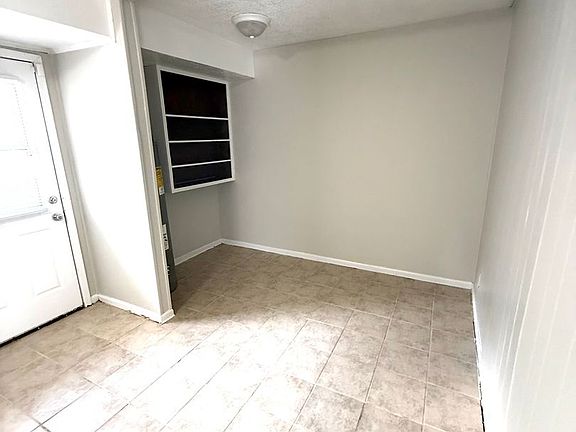 3rd image of 6040 Eric Ln