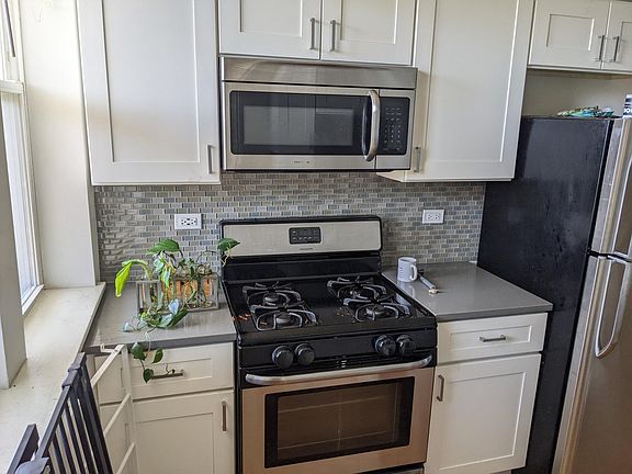 5th image of 2121 N Richmond St #3