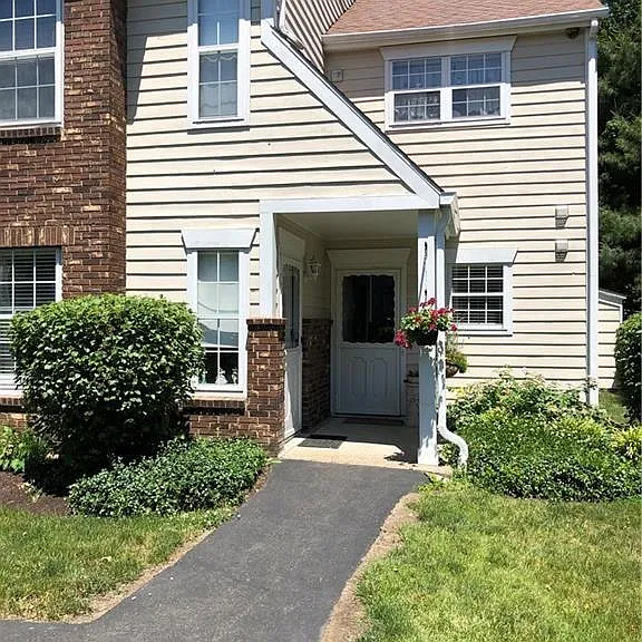 20 Janet Cir #20K — Photo 16
