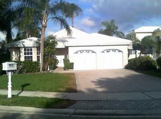 1061 Wilshire Cir E, Pembroke Pines, FL 33027
