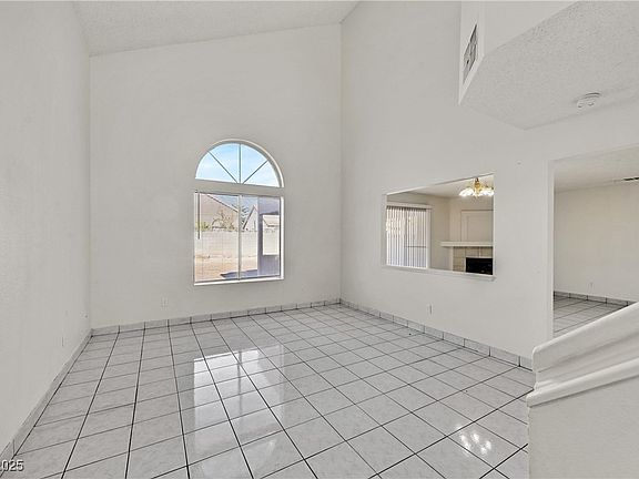 4th image of 5832 Ballinger Dr