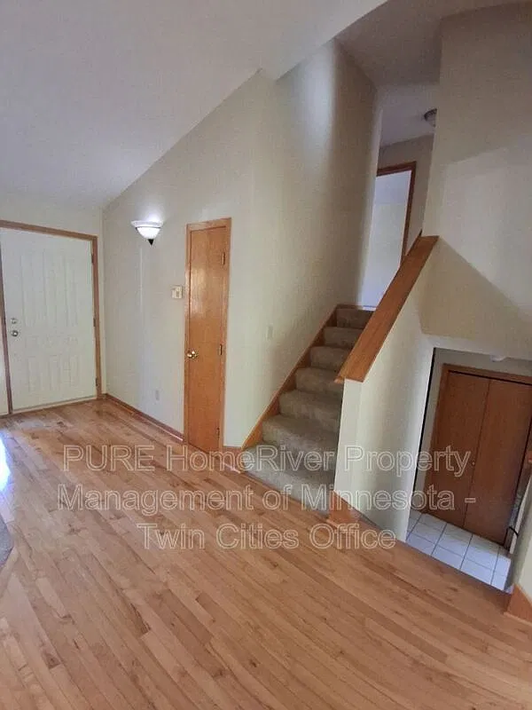 3 bed, 3.0 bath, 2143 sqft, $2,450 — Photo 3