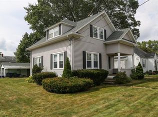 112 Chapmans Ave, Warwick, RI 02886