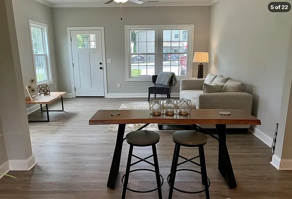 3 bed, 1.5 bath, 1056 sqft, $1,565 — Photo 4