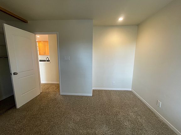 5th image of 135 Piccadilly Pl APT F