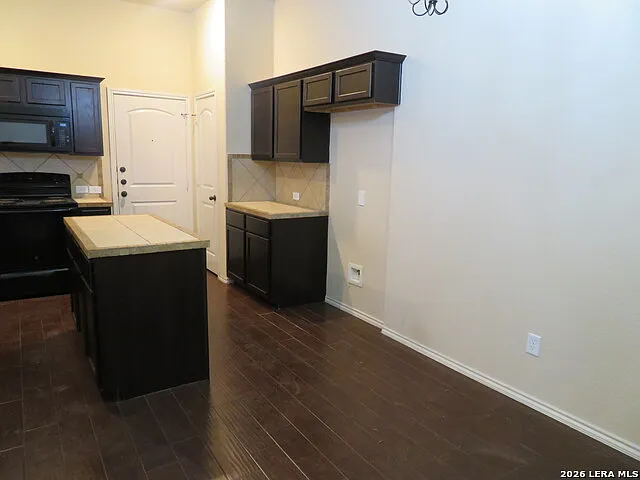 554 Creekside Cir — Photo 10