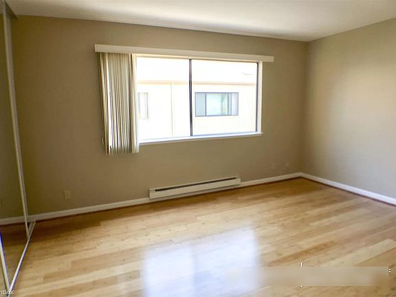 5th image of 938 Kiely Blvd