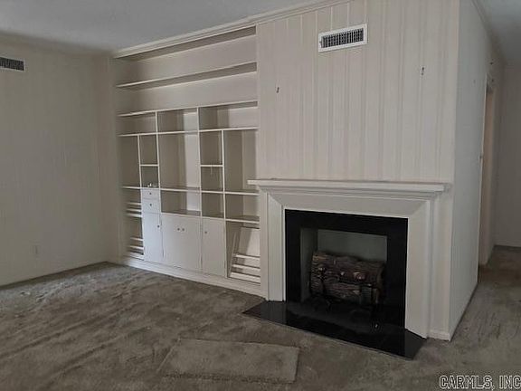 5th image of 1106 Combs St