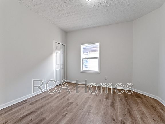 5th image of 21 N Gray St