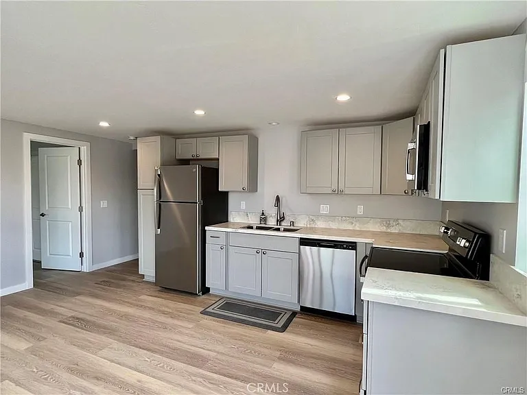 1401 Crestridge Dr — Photo 9