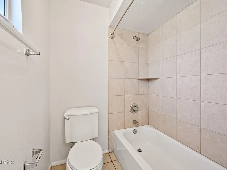 6830 E Paradise Ln — Photo 21