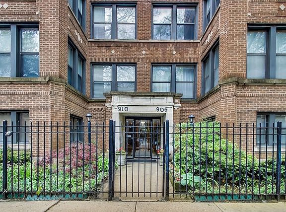 2nd image of 910 W Ainslie St APT 3W