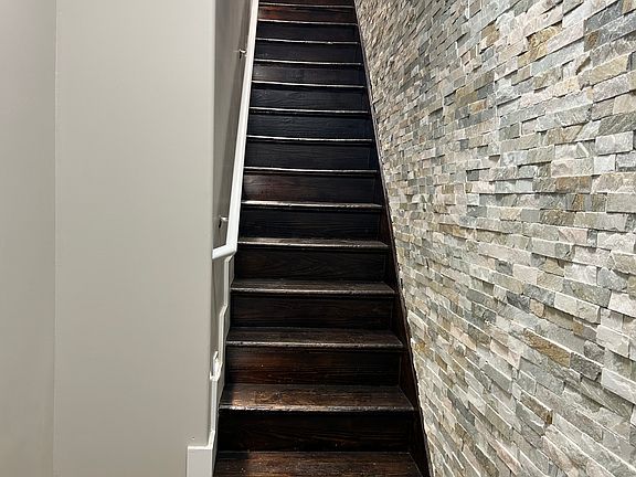 5th image of 513 Troost Ave APT 2