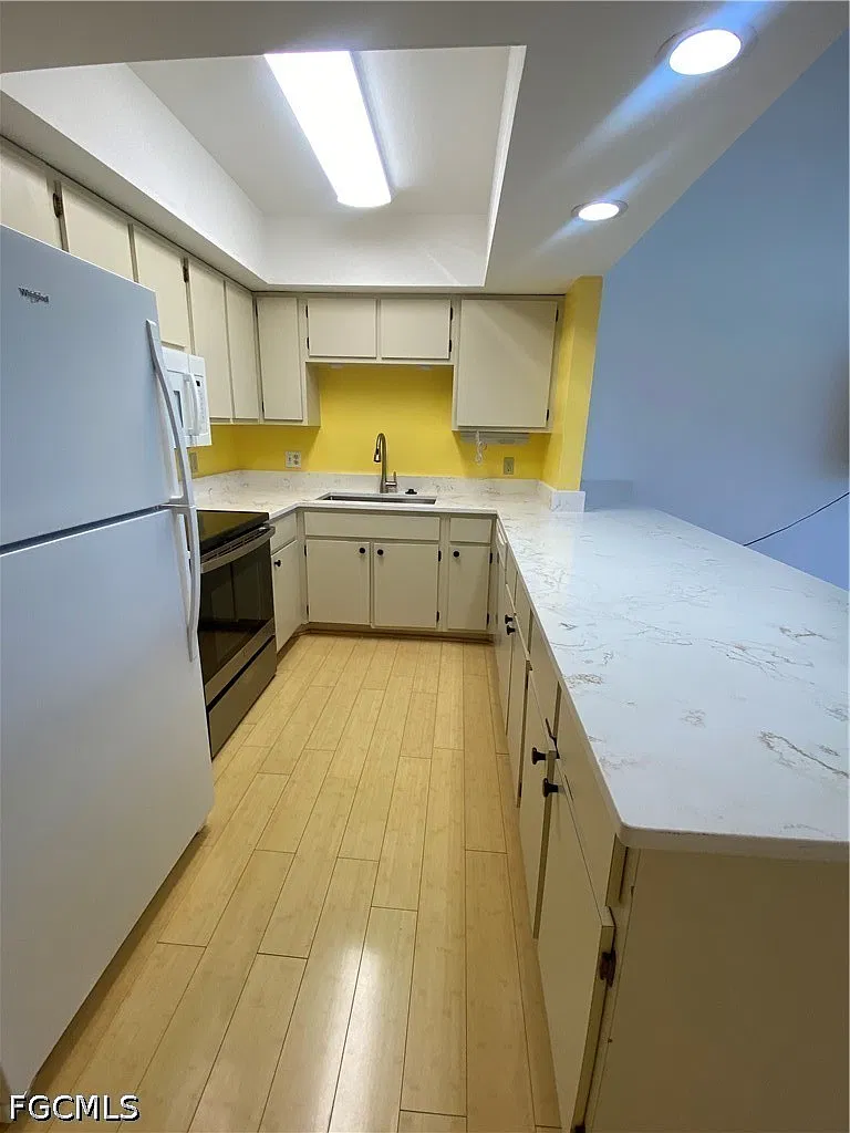 2 bed, 2.0 bath, 1010 sqft, $2,400 — Photo 4