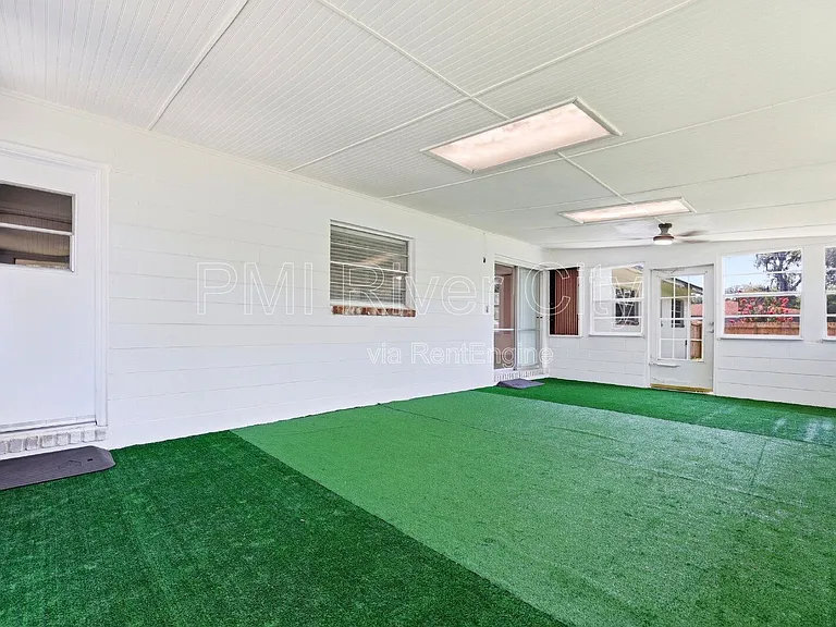 2860 Cedarcrest Dr — Photo 16