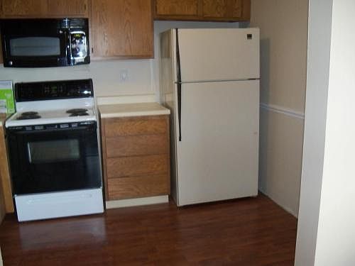 2nd image of 1202-17 Dutilh Rd