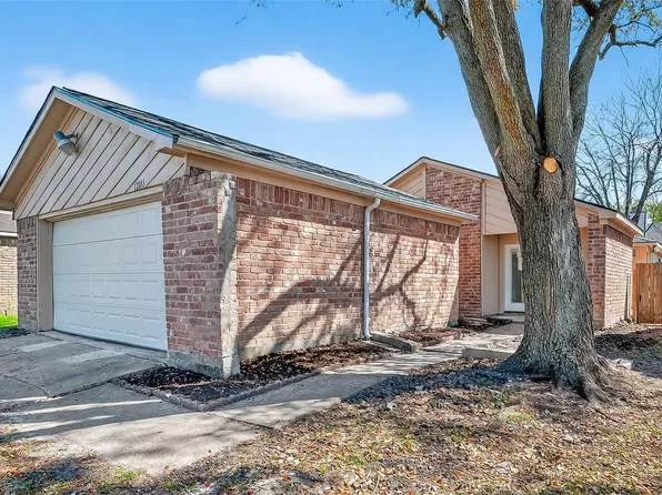 12815 Maxfield Dr, Houston, TX 77082