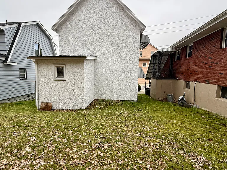 140 Sand St — Photo 11