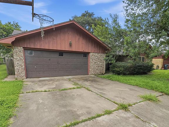 3rd image of 2901 Del Monte Ave