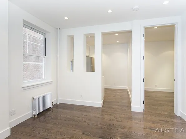 27 Commerce Street image 1 of 6