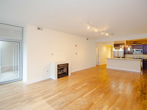 4th image of 525 Kedzie Ave #405