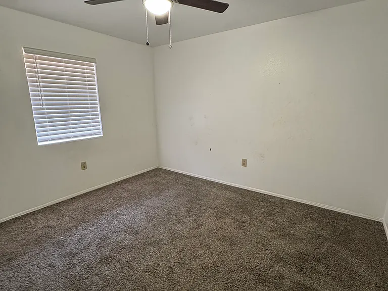 1609 E Garnet Ave — Photo 9