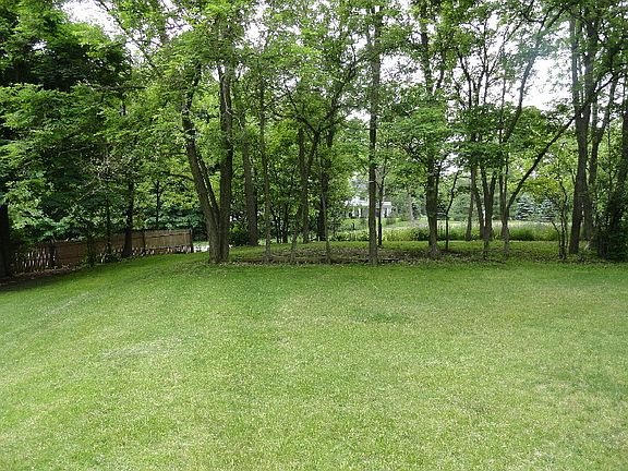 4th image of 34802 Sunset Dr