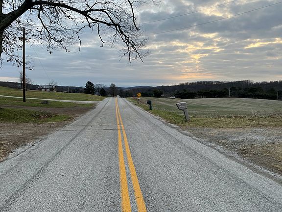 4th image of 919 Honey Creek Rd W