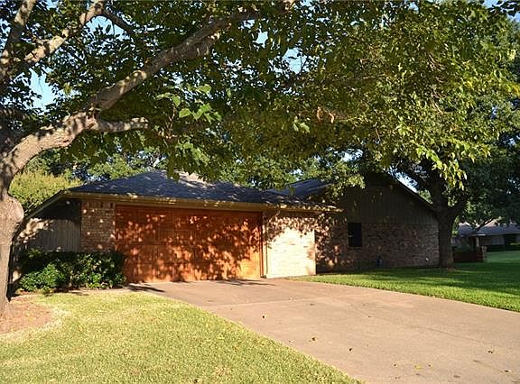 2nd image of 321 Mantlebrook Dr