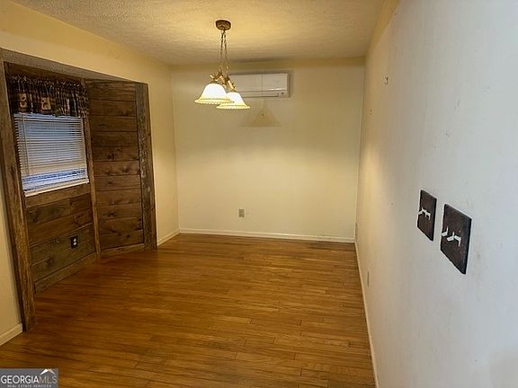 4th image of 1200 Knollwood Rd