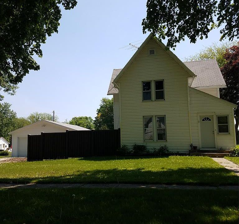 1st image of 407 Oak St
