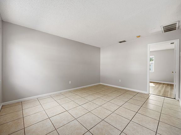 3rd image of 3015 Allred Dr #A