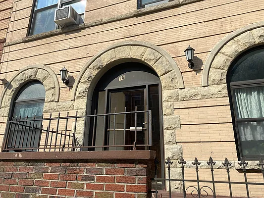 Rented by Brownstone Property Group | media 19