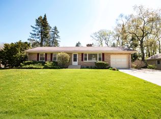 314 Evergreen Dr, Batavia, IL 60510