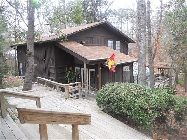 1st image of 390 Driftwood Dr