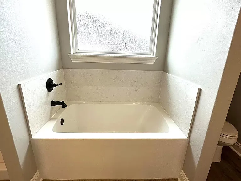 130 Liberty Dr — Photo 10